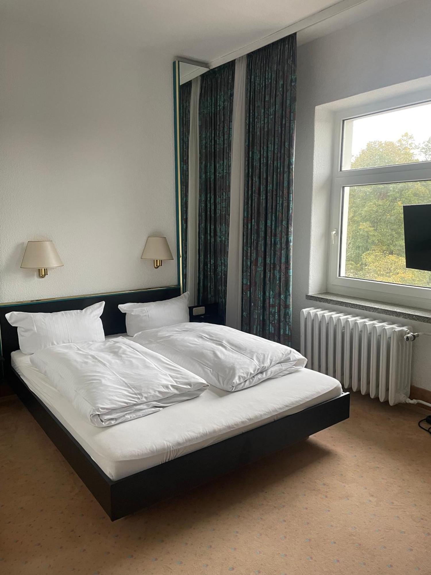 Hotel Bitterfelder Hof Eksteriør bilde