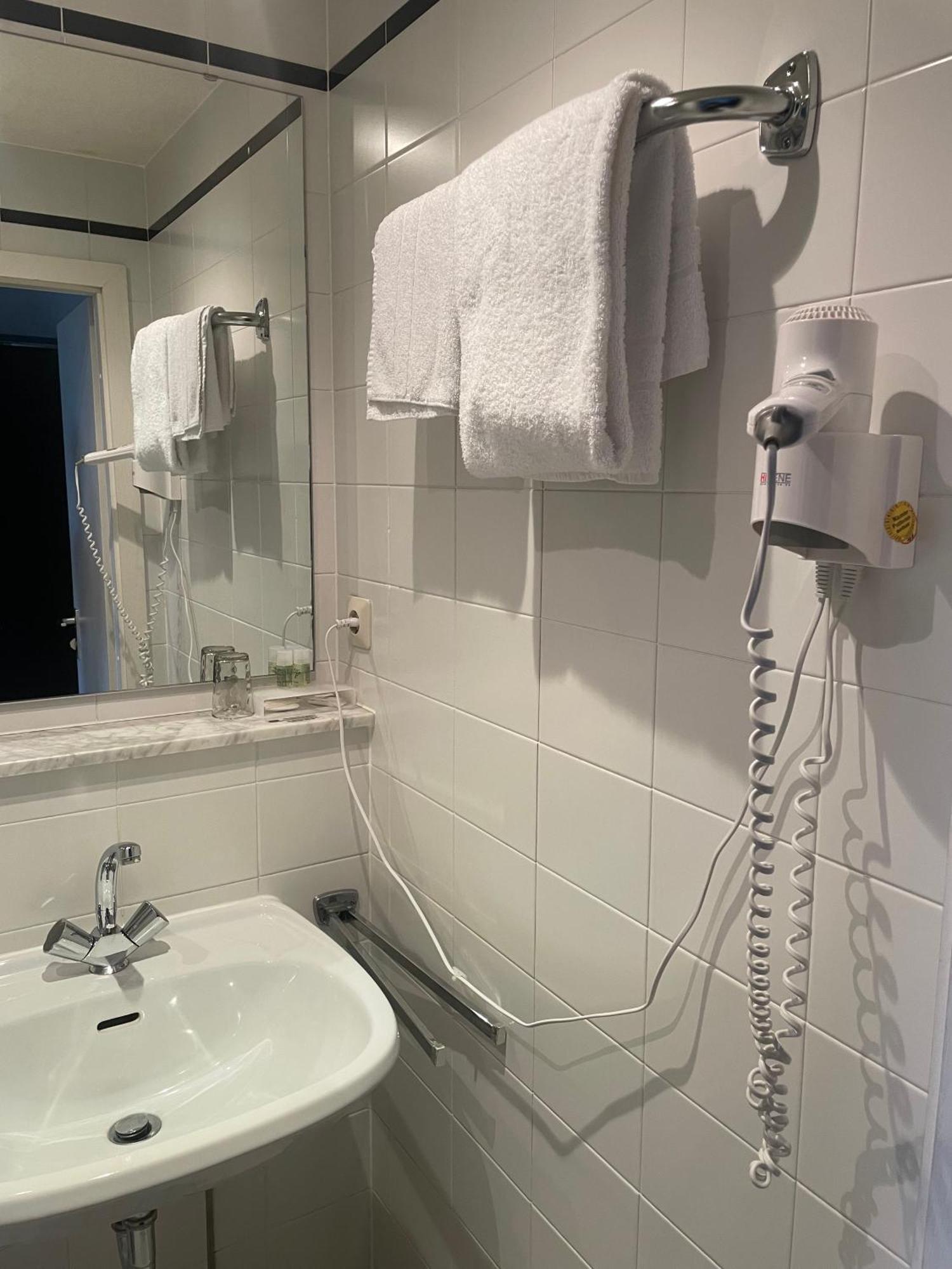 Hotel Bitterfelder Hof Eksteriør bilde