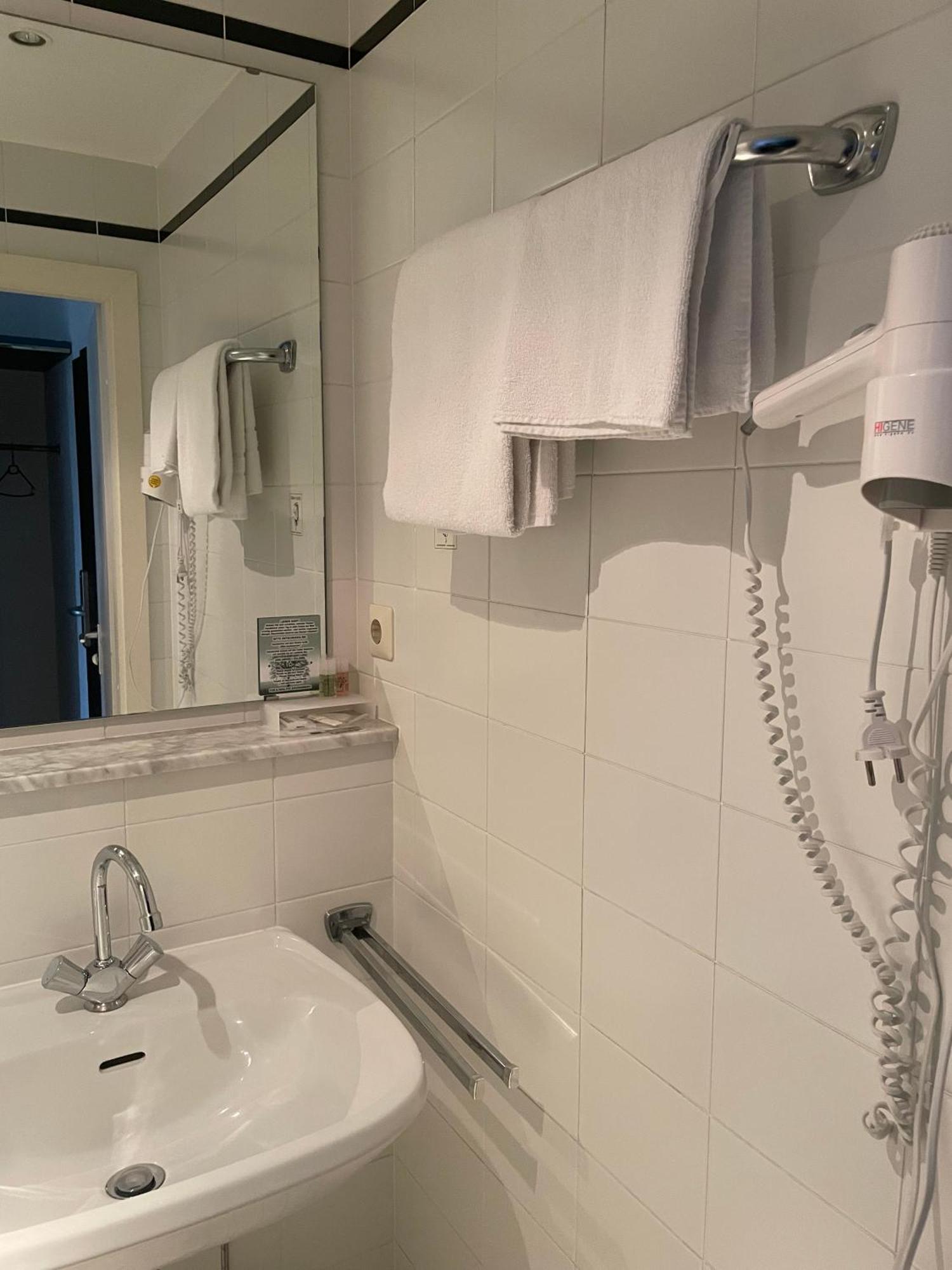 Hotel Bitterfelder Hof Eksteriør bilde