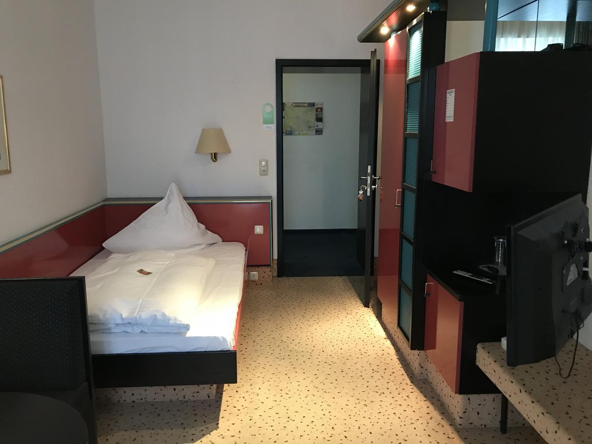 Hotel Bitterfelder Hof Eksteriør bilde