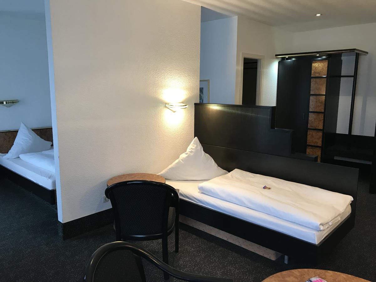 Hotel Bitterfelder Hof Eksteriør bilde